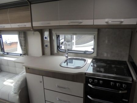 2020 Coachman VIP 460/2