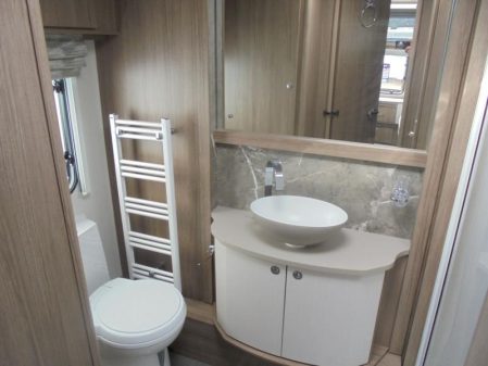 2020 Coachman VIP 460/2