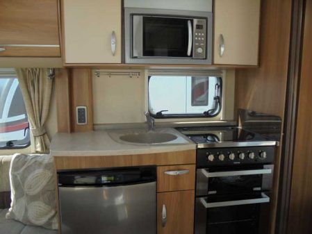 2011 Swift CONQUEROR 570