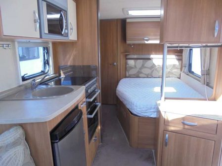 2011 Swift CONQUEROR 570