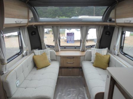 2019 Coachman VIP 575/4