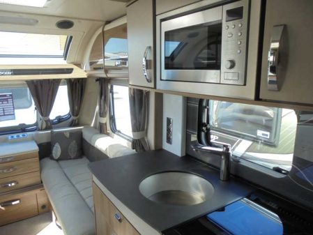 2016 Swift CONQUEROR 560