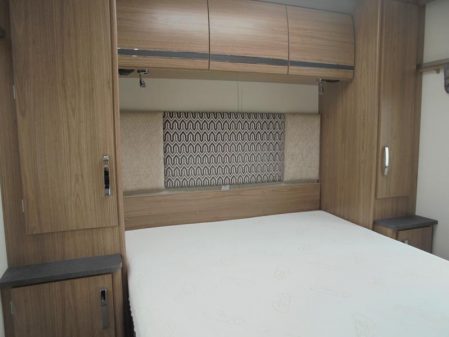 2015 Coachman VIP 545/4