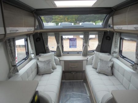 2020 Coachman VIP 520/3