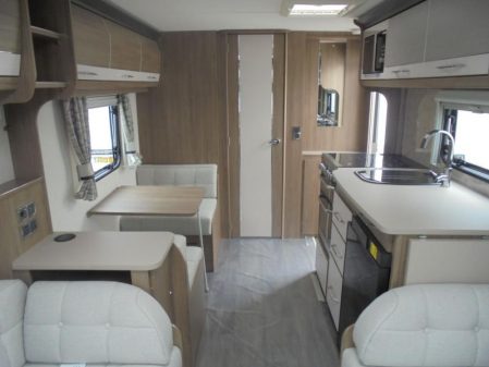 2020 Coachman VIP 520/3