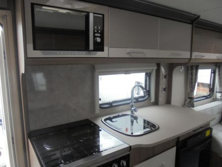 2020 Coachman VIP 520/3