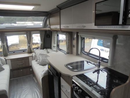 2020 Coachman VIP 565/4