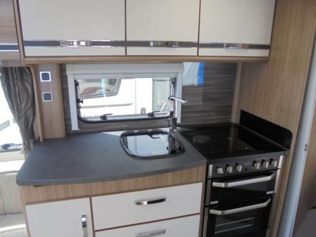 2015 Coachman VIP 560/4