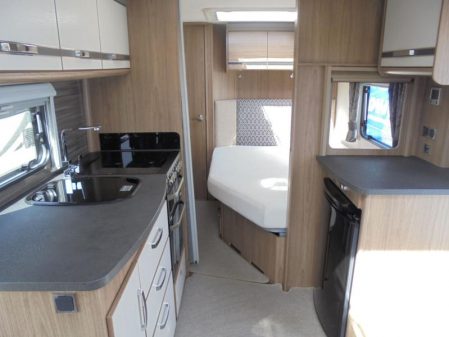 2015 Coachman VIP 560/4