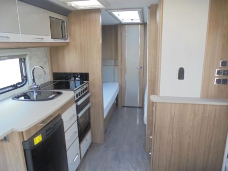 2019 Coachman VIP 565/4