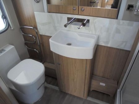 2019 Coachman VIP 565/4