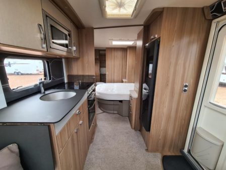 2016 Swift CONQUEROR 580