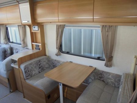 2013 Coachman VIP 520/4