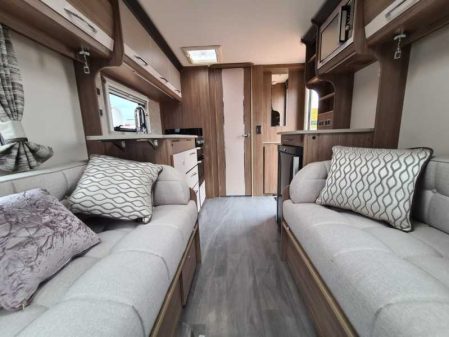 2021 Coachman Vip 460