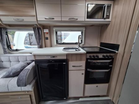 2021 Coachman Acadia 545