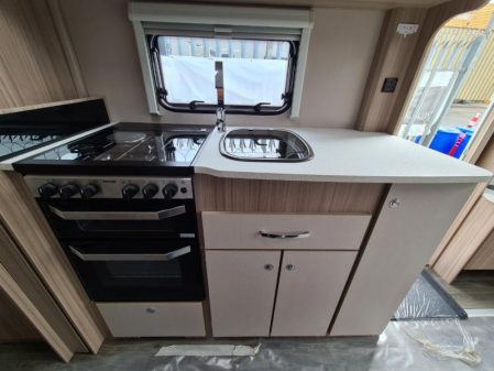 2021 Coachman Acadia 860