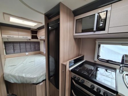 2021 Coachman Acadia 860