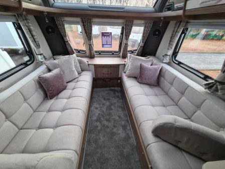 2021 Coachman Vip 520