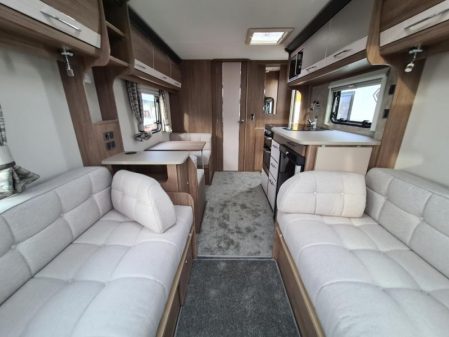 2021 Coachman Vip 520