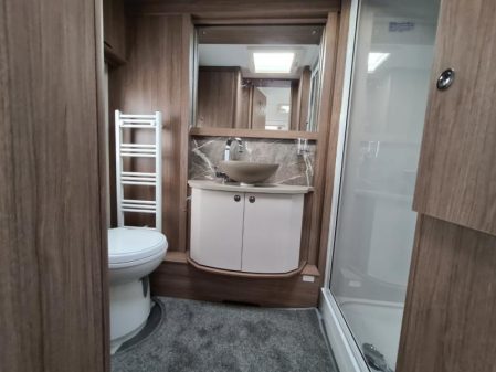 2021 Coachman Vip 520