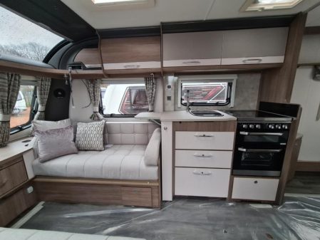 2021 Coachman Vip 575