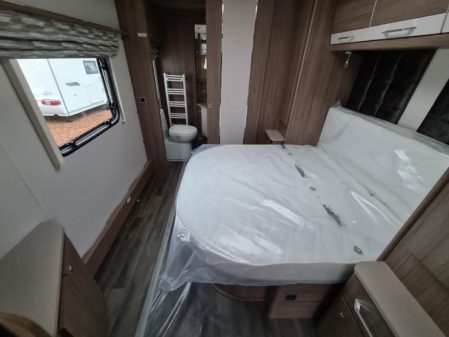 2021 Coachman Vip 575