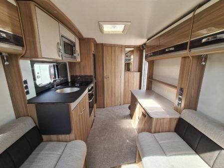 2016 Swift Conqueror 480
Inc Mover