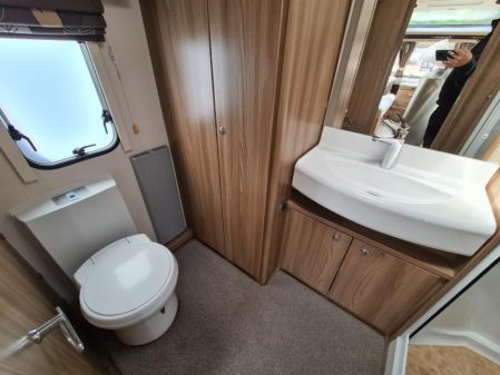 2016 Swift Conqueror 480
Inc Mover