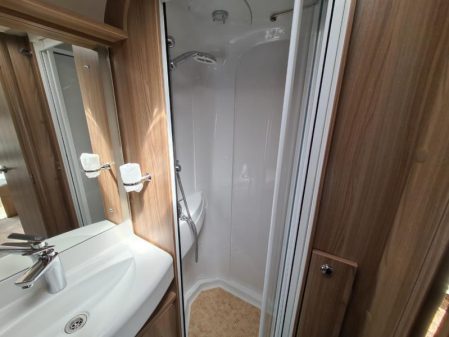 2016 Swift Conqueror 480
Inc Mover