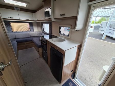 2018 Swift Searcher 622