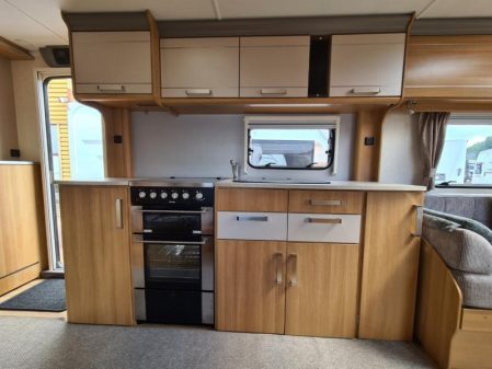 2013 Coachman LASER 620/4 (INC MOVER)