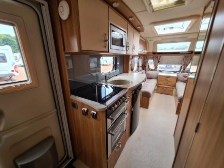 2013 Swift CHALLENGER 590 SE