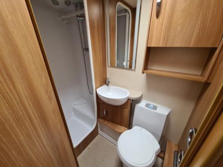 2013 Swift CHALLENGER 590 SE