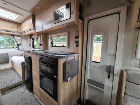 2018 Elddis Explorer 196