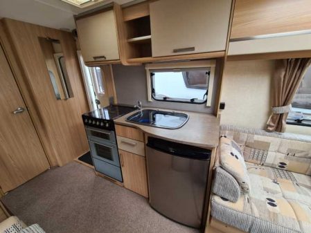 2012 Coachman Highlander 520/4