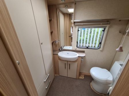 2012 Coachman Highlander 520/4