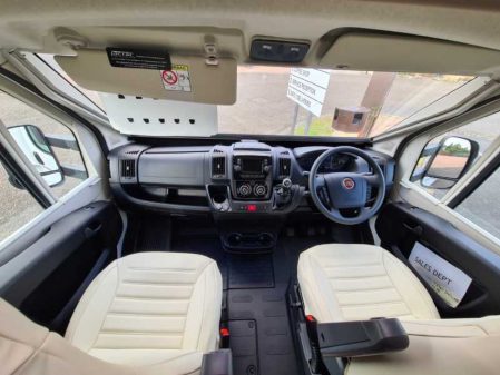 2020 McLouis Fusion 367 Motorhome