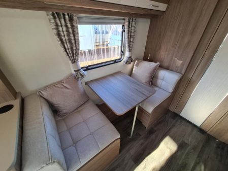 2020 Coachman VIP 520