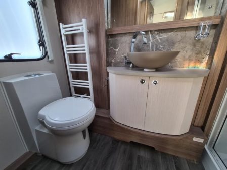 2020 Coachman VIP 520