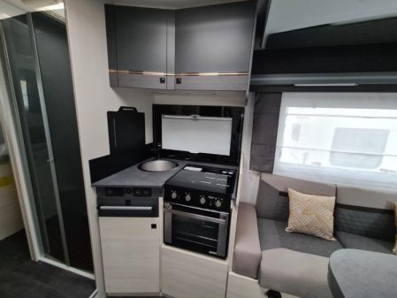 2022 Chausson Titanium Premium 720