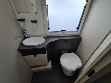 2022 Chausson Titanium Premium 720