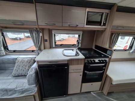 2022 Coachman Acadia 565