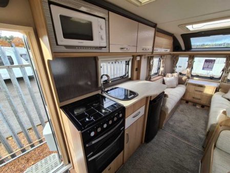 2017 Coachman Highlander 520