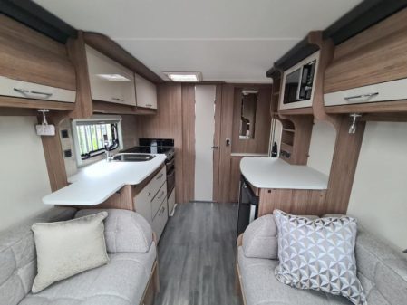 2022 Coachman Vip 460