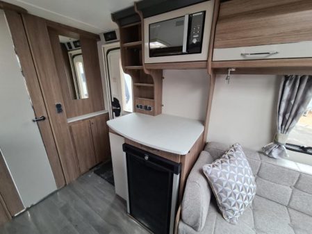 2022 Coachman Vip 460