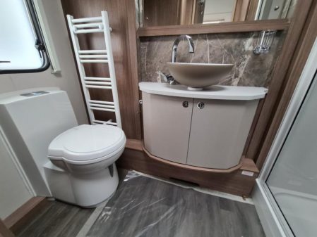 2022 Coachman Vip 460