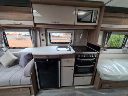 2022 Coachman Vip 565