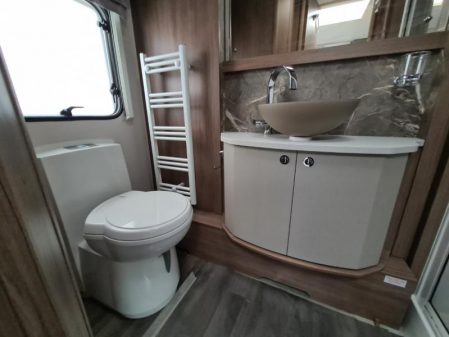 2022 Coachman Vip 565