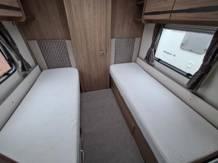 2015 Coachman VIP 565