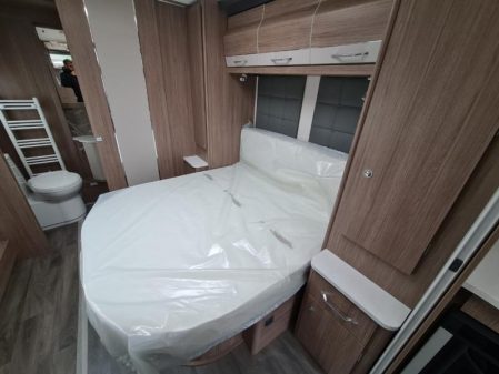 2022 Coachman Vip 575